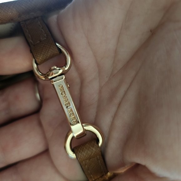 Michael Kors Saffiano Jet Set Summer Tote - Picture 15 of 15